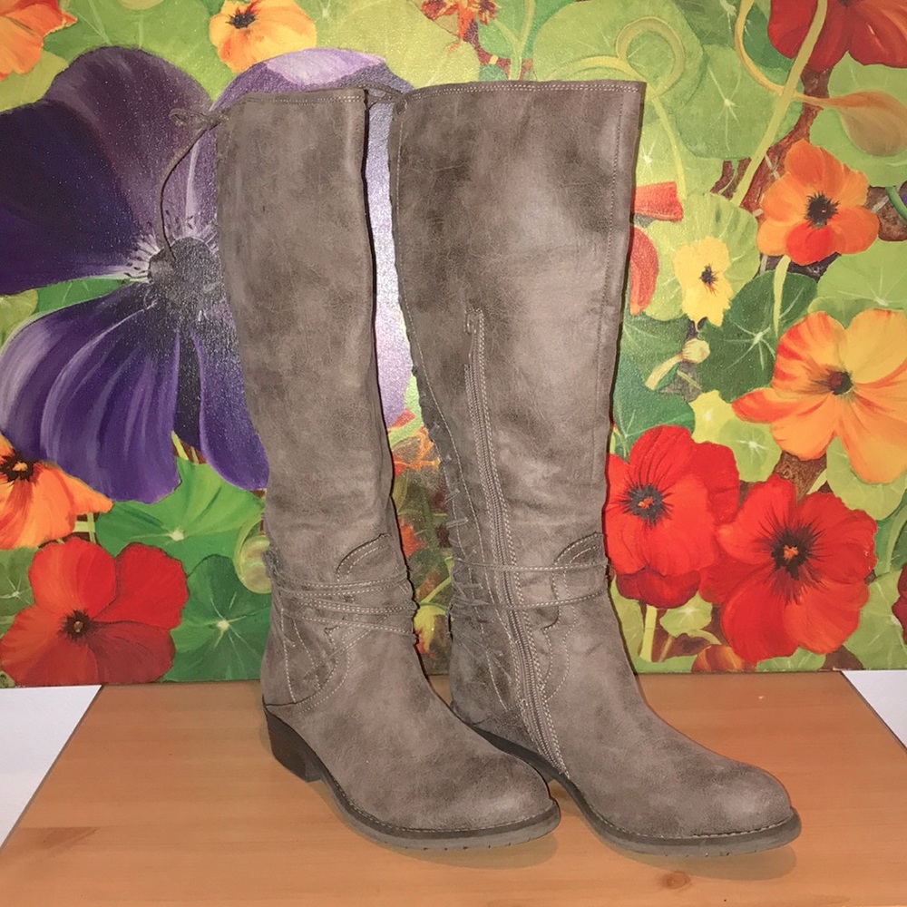 Brown tall lace boots